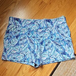 Blue Leaf Print Women's Shorts